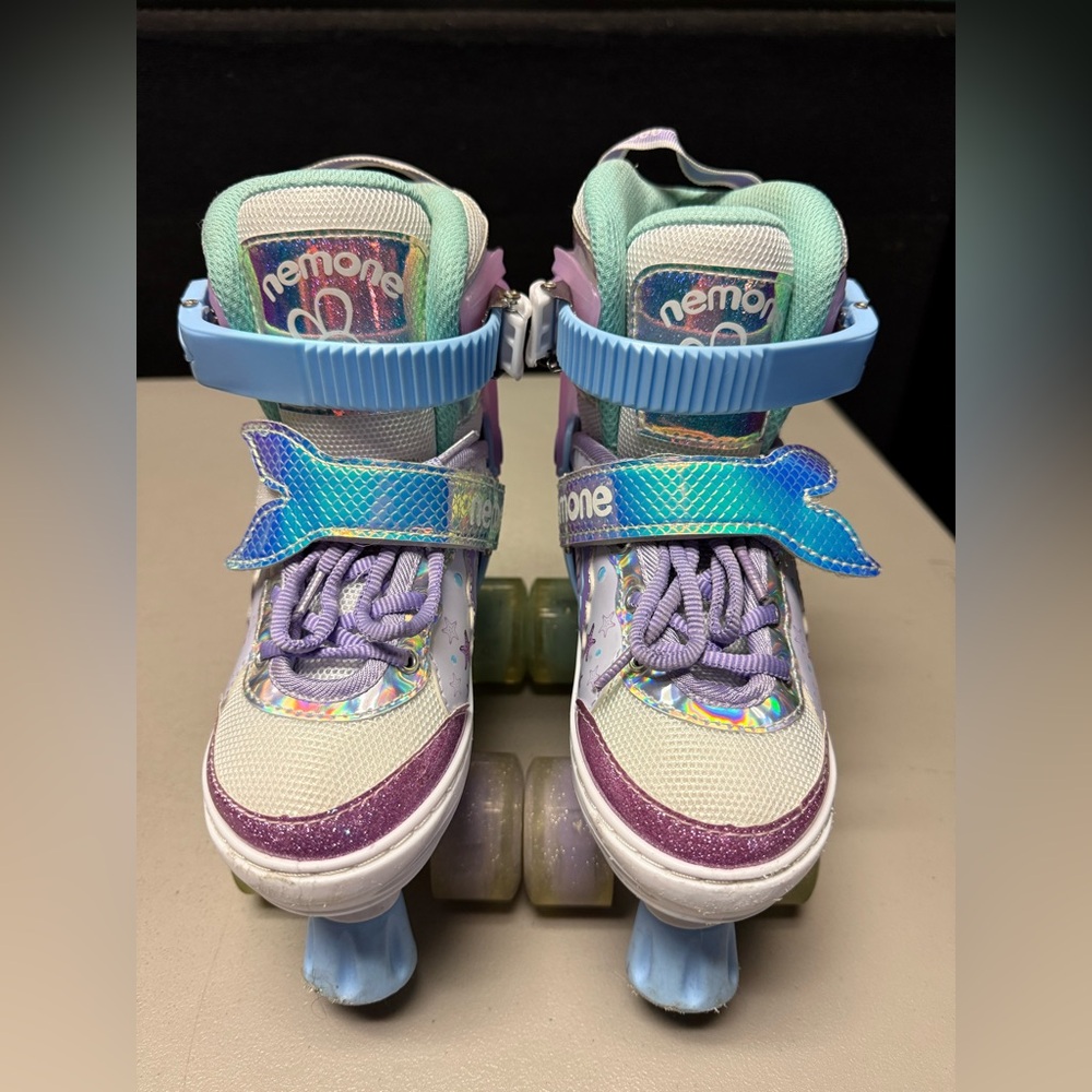 Mermaid  light up skates - adjustable sizes 11-1 girls
